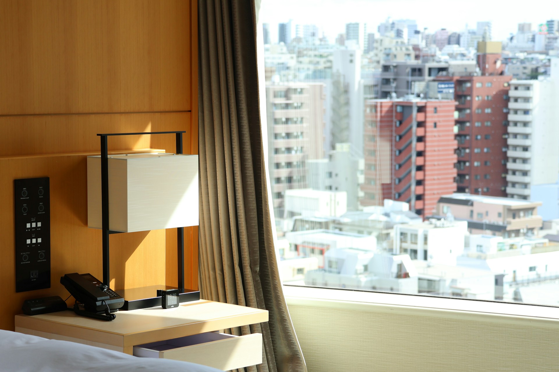 Keeping Summer Guests Cool: 3M Window Film for Hotels and Short-Term Rentals