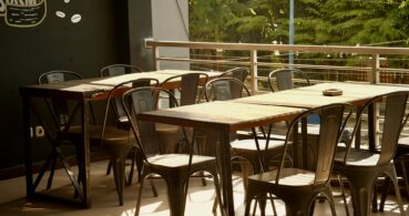 Hot Windows, Empty Tables: Managing Summer Heat and Glare on Restaurant and Café Storefronts