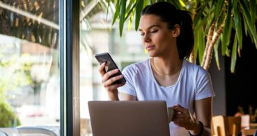 Why the Cell Signal Dies Next to the Windows, and What Your Glass Has to Do With It